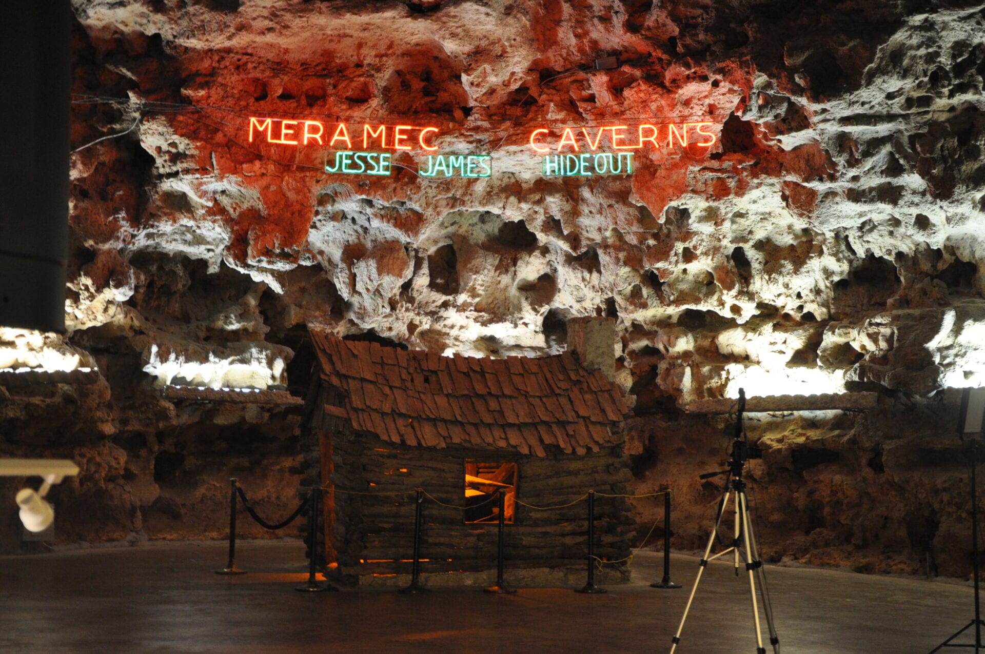 MERAMEC CAVERNS