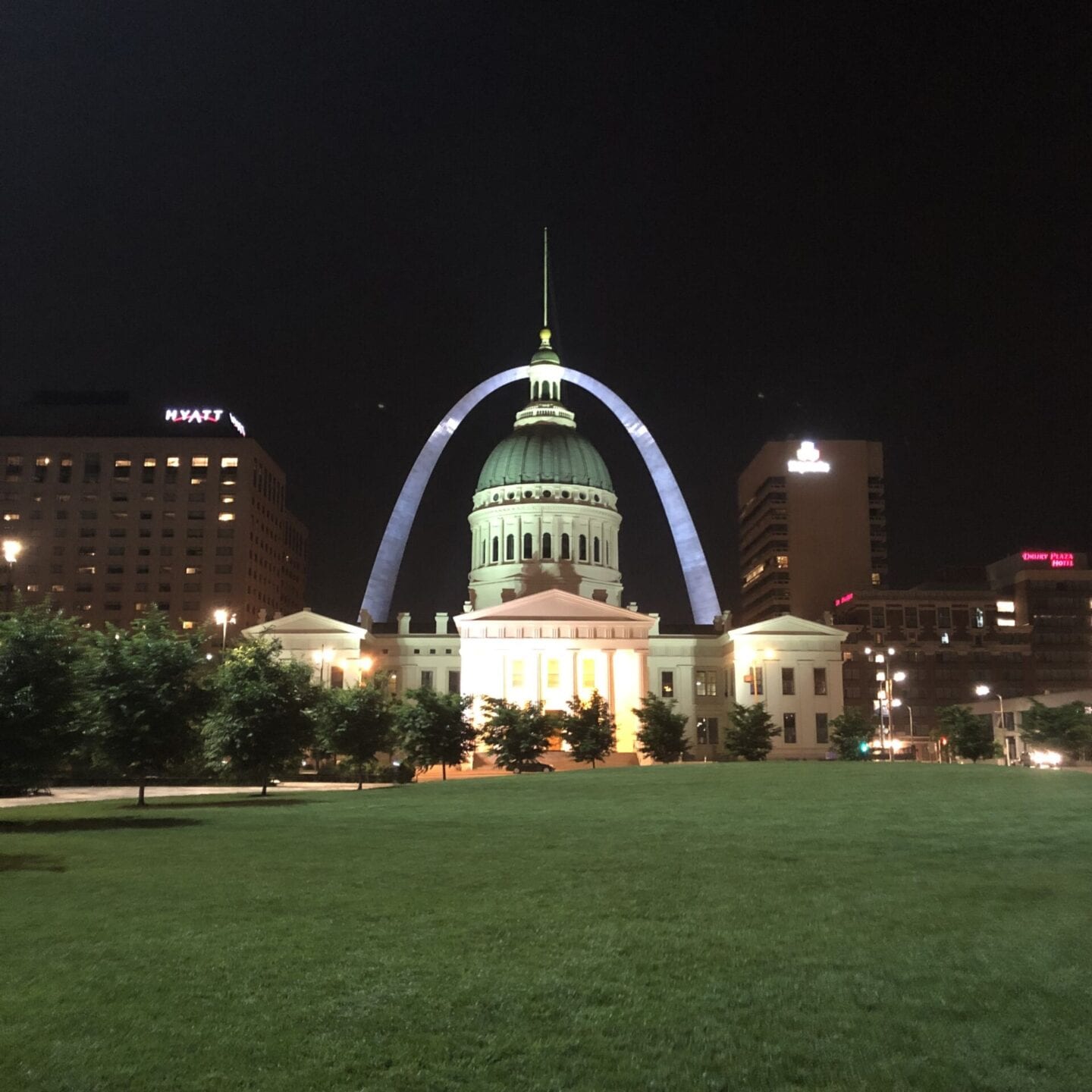 St Louis At Night