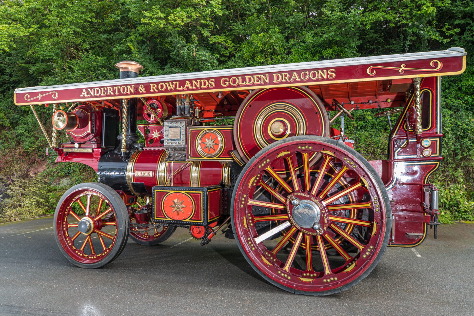 Traction engine